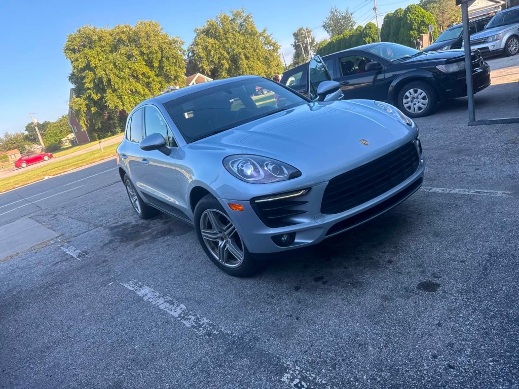 Porsche Macan Luxury SUV